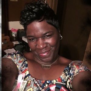 Meet your Posher, Loretta